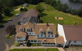 Lake Shore Farm Inn